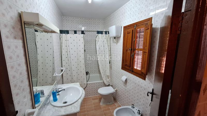 Foto 8a3377ba-4271-4715-81d4-9c7faddb626c. Casa adosada en Mira