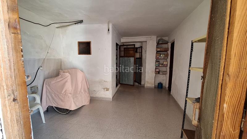 Foto 8fee2e4c-187e-4e24-a7c0-b1cb597f91c9. Casa adosada en Mira