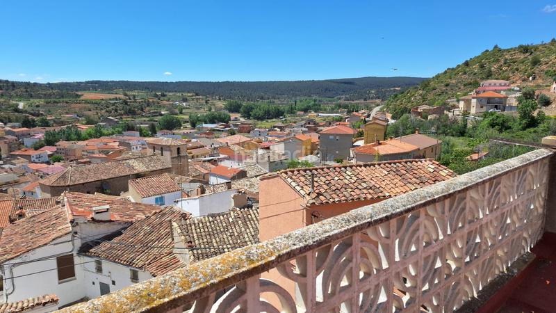 Foto 93e7b8df-90ba-4a16-b13e-7d8b00f1a946. Casa adosada en Mira