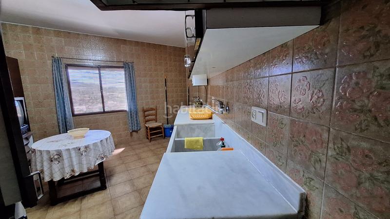 Foto c949f348-4ca9-4e2f-bfa2-ad687db9bbe4. Casa adosada en Mira