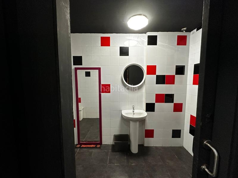 Foto 8d1671f6-c36d-41e1-9640-d97cc9a4db32. Local comercial se vende local en zona Ciutat Jardí en Valencia