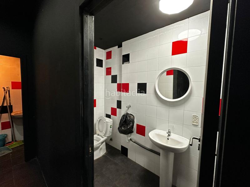 Foto e2fd9137-4d92-48b6-acec-f6018ab92b69. Local comercial se vende local en zona Ciutat Jardí en Valencia