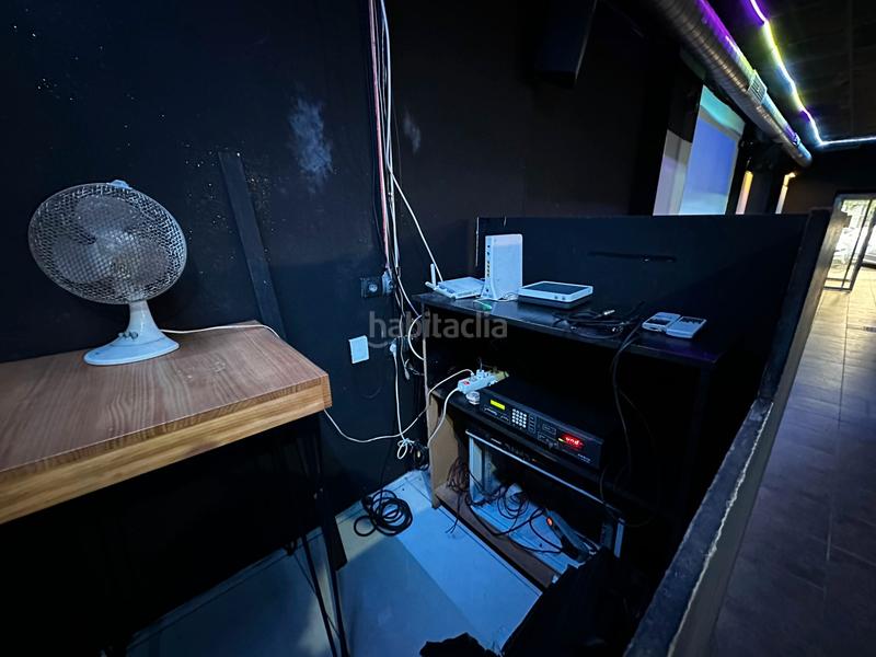 Foto ebd23502-21cf-4f4b-bf93-35b06c63bc56. Local comercial se vende local en zona Ciutat Jardí en Valencia