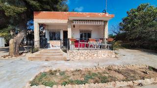 Chalet in Monserrat