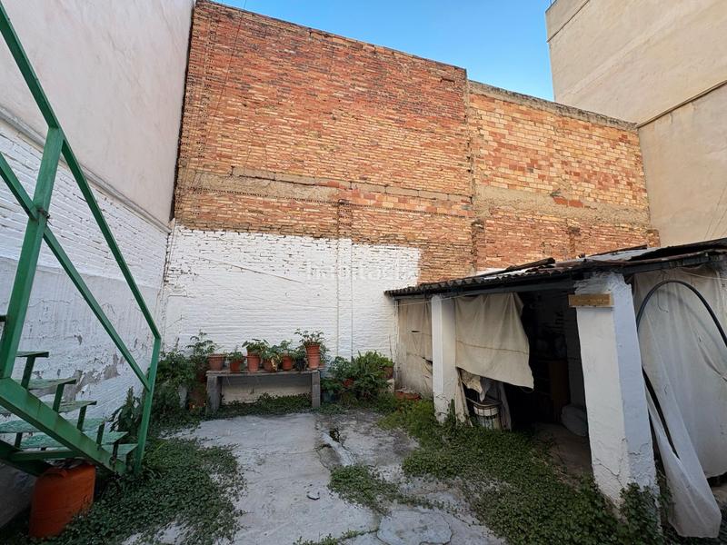 Foto 2a7971b5-a209-4180-b9df-d00ab857e0e5. Casa adossada a Zona Avenida al Vedat Torrent