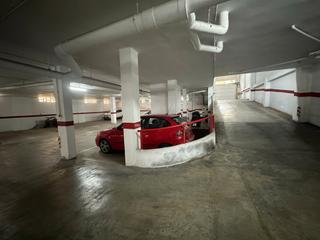 Parking voiture  Avinguda de maria ros