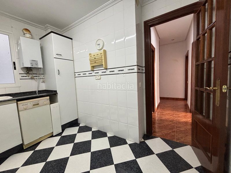 Foto e4929f3c-95d4-4c4b-8baa-f634a36237b9. Rent flat in Russafa Valencia