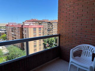 Flat in Ciutat Jardí. Amplia vivienda en avenida blasco ibáñez – 8ª planta con vistas