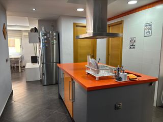 Appartement à El Castellar i l'Oliverar. Piso reformado en castellar-oliveral con terraza