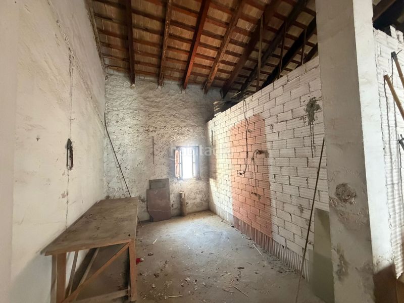 Foto 368ac338-2e8c-4cd6-b89a-828bd65f9950. Casa adossada a El Castell Burjassot