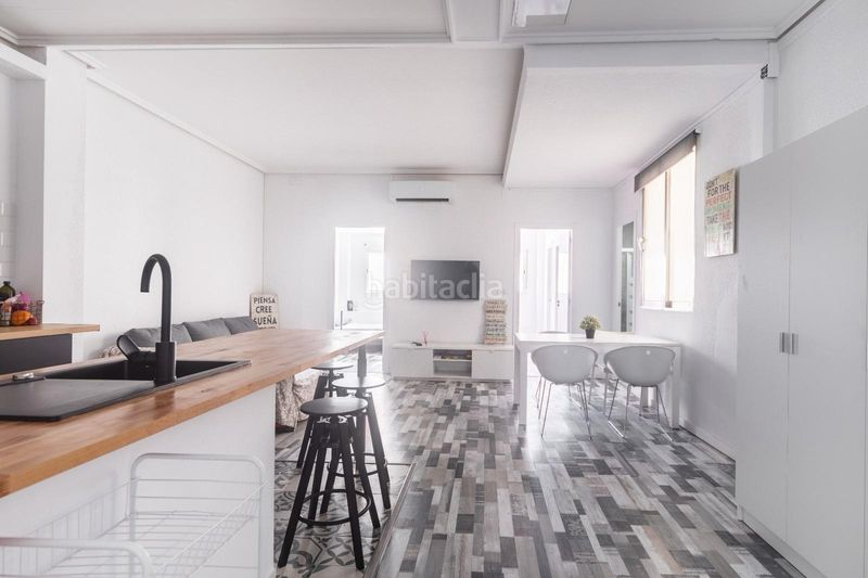 Foto 4f3144a6-c655-4cf7-a810-4a4807b46941. Rent flat in Albors Valencia