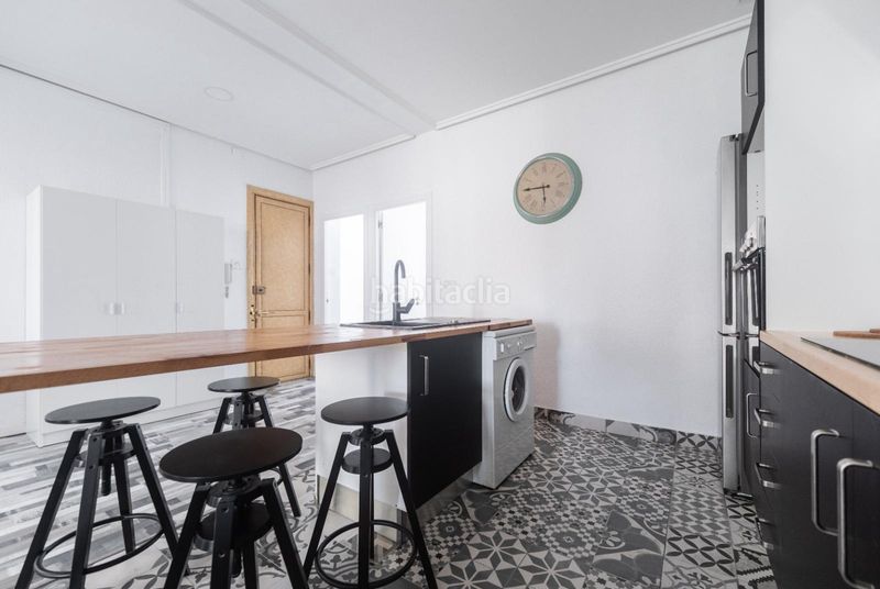 Foto f3f66d7d-c020-497d-8065-20aff2b8e90b. Rent flat in Albors Valencia