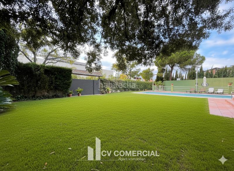 Foto 24e3f041-bb23-4aab-a6c0-bf23565f5f04. Chalet mit kamin heizung parking pool in Mira-sol Sant Cugat del Vallès