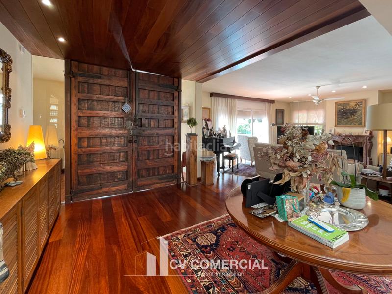 Foto aa829fe1-3fae-4887-9150-2e39d41496b3. Chalet mit kamin heizung parking pool in Mira-sol Sant Cugat del Vallès