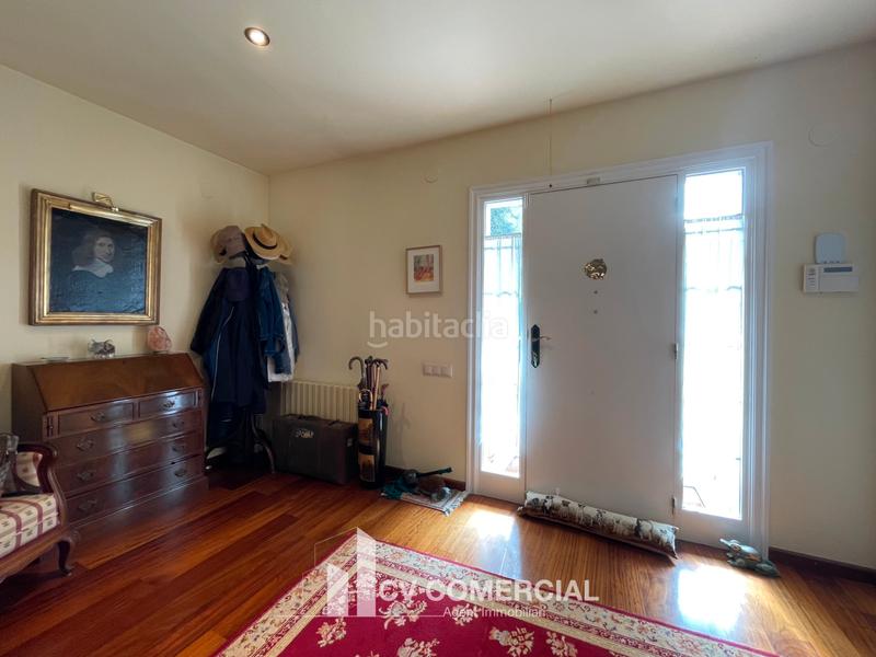 Foto b1c2ca24-aded-4a14-9177-1c88654264c6. Chalet mit kamin heizung parking pool in Mira-sol Sant Cugat del Vallès