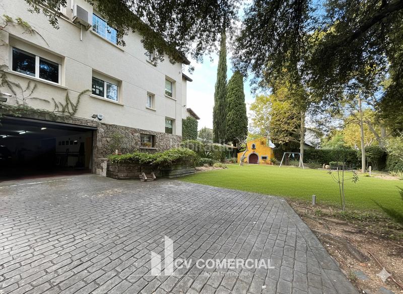 Foto 642ca5e4-063f-4fd3-a706-66dfa1dd72f7. Chalet with fireplace heating parking pool in Mira-sol Sant Cugat del Vallès