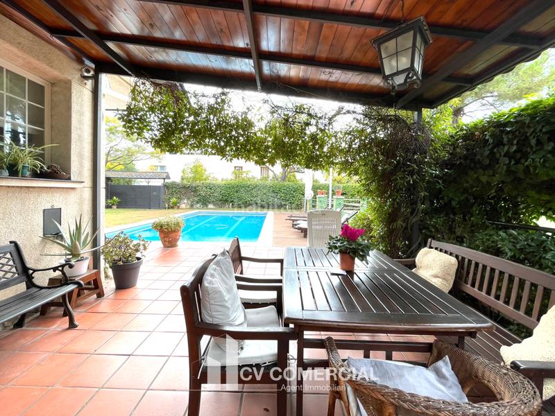 Foto 6f34eae6-7e14-486b-8d52-8c9cbf52920c. Chalet with fireplace heating parking pool in Mira-sol Sant Cugat del Vallès