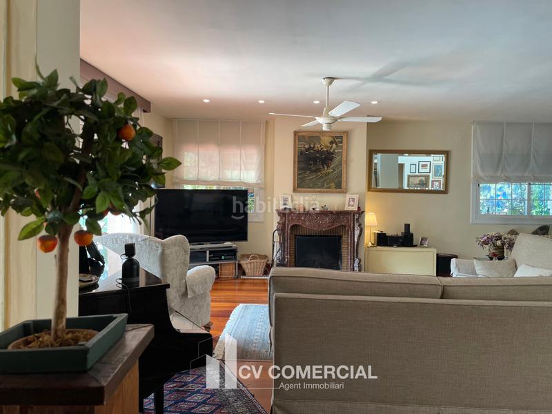 Foto 91069fdc-78ed-4e69-a0e3-56550f6c49ed. Chalet with fireplace heating parking pool in Mira-sol Sant Cugat del Vallès