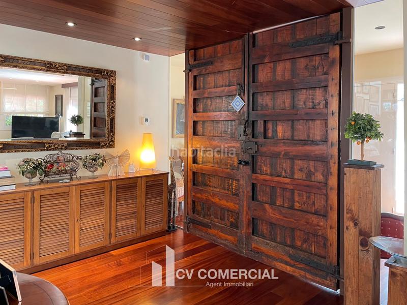 Foto 78f19632-0d83-4fd2-84ff-2acac173f6b8. Chalet avec cheminée chauffage parking piscine dans Sant Cugat del Vallès