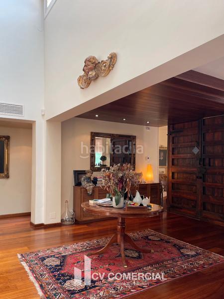 Foto 17aa8c6e-43b3-488a-93a8-58e3a2fff745. Chalet con camino riscaldamento parcheggio piscina in Sant Cugat del Vallès