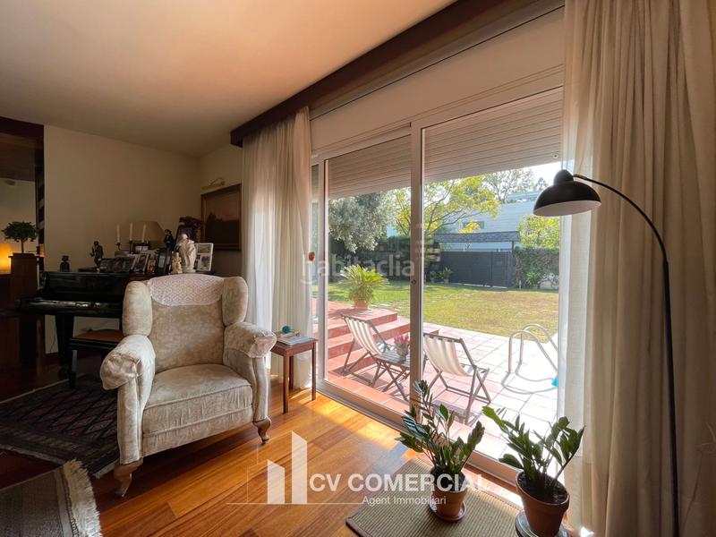 Foto 19080fe1-7c83-43e9-b7b5-fc98702b8790. Chalet con camino riscaldamento parcheggio piscina in Sant Cugat del Vallès