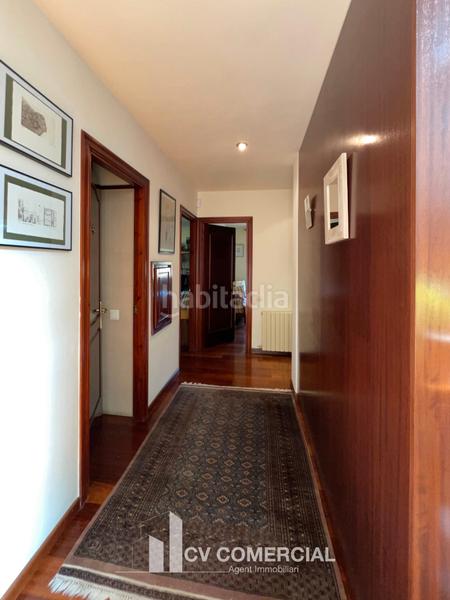 Foto bc60618e-0336-4380-b34a-d87cd503d9d9. Chalet con camino riscaldamento parcheggio piscina in Sant Cugat del Vallès