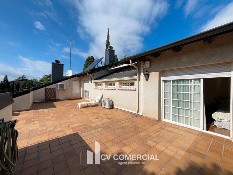 Foto bd829600-f88c-4011-8278-35970a88aea1. Chalet con camino riscaldamento parcheggio piscina in Sant Cugat del Vallès