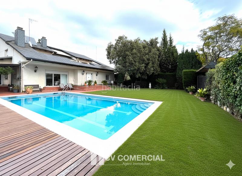 Foto d5ddc06d-5cbe-4325-b18f-b8d08fa4c709. Chalet con camino riscaldamento parcheggio piscina in Sant Cugat del Vallès