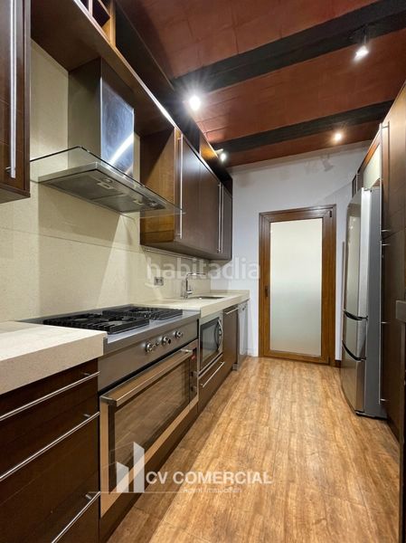 Foto 08bb3be7-11bd-422d-8654-60985cbc4a3b. Pis amb xemeneia calefacció a Dreta de l´Eixample Barcelona