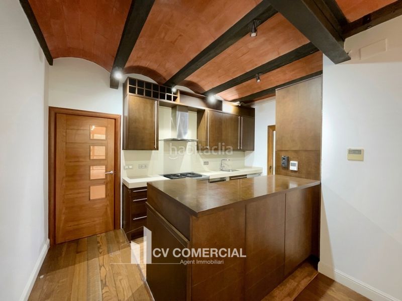 Foto ba3c523f-7e83-4871-941c-6e98b2f3da98. Pis amb xemeneia calefacció a Dreta de l´Eixample Barcelona