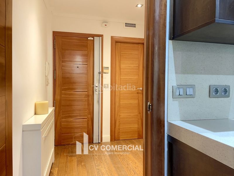 Foto fa727b66-5077-485a-b2b6-6c2bec49d15e. Pis amb xemeneia calefacció a Dreta de l´Eixample Barcelona