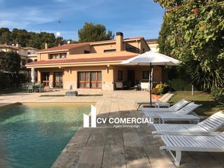 Chalet en Carrer eclipse-nirvana 1. , lujo y espacio