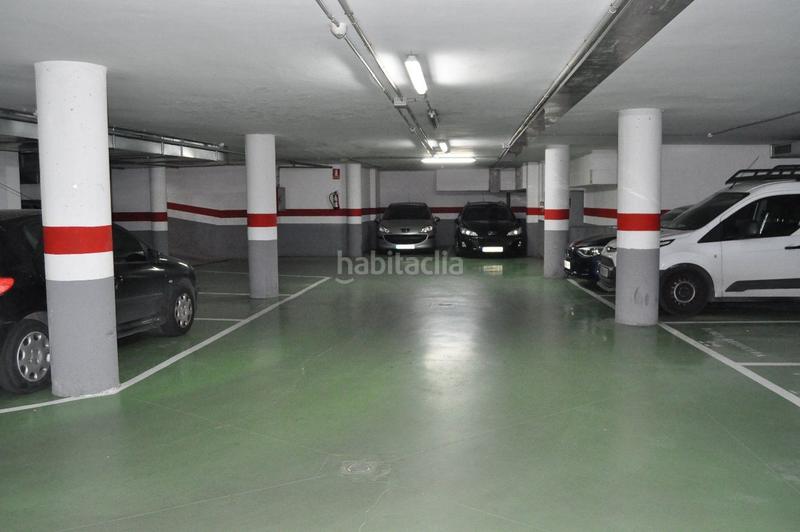 Foto a460cc41-51ef-4345-bb0e-c1954edb4859. Alquiler parking coche plaza de aparcamiento de 14,30 m2. en Llagosta (La)