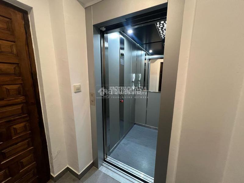 Foto 48fd7ce8-6989-4d34-9e61-d2222bf70e85. Casa pareada casa en venta en San Ildefonso - Catedral Jaén