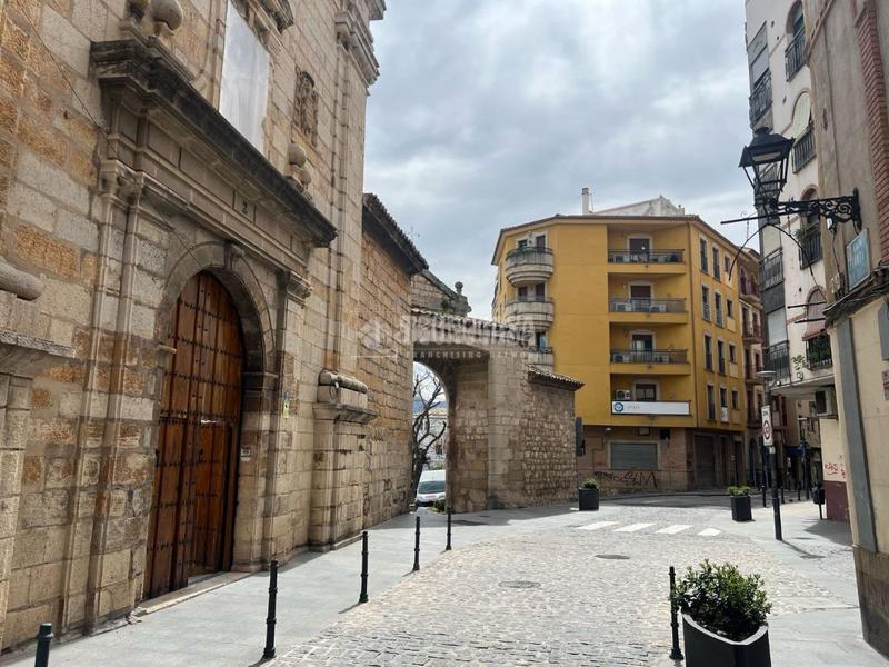 Foto 798c2eb7-6511-40a2-9eab-95c3d64ba89b. Casa pareada casa en venta en San Ildefonso - Catedral Jaén