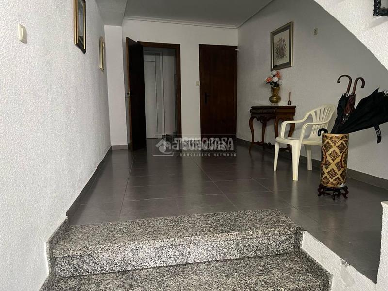 Foto f5669623-274d-4642-a897-6a0c4b3bb036. Casa pareada casa en venta en San Ildefonso - Catedral Jaén
