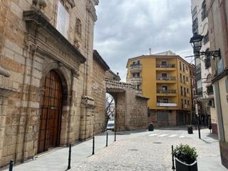 Casa aparellada en San Ildefonso - Catedral. Casa en venta en jan