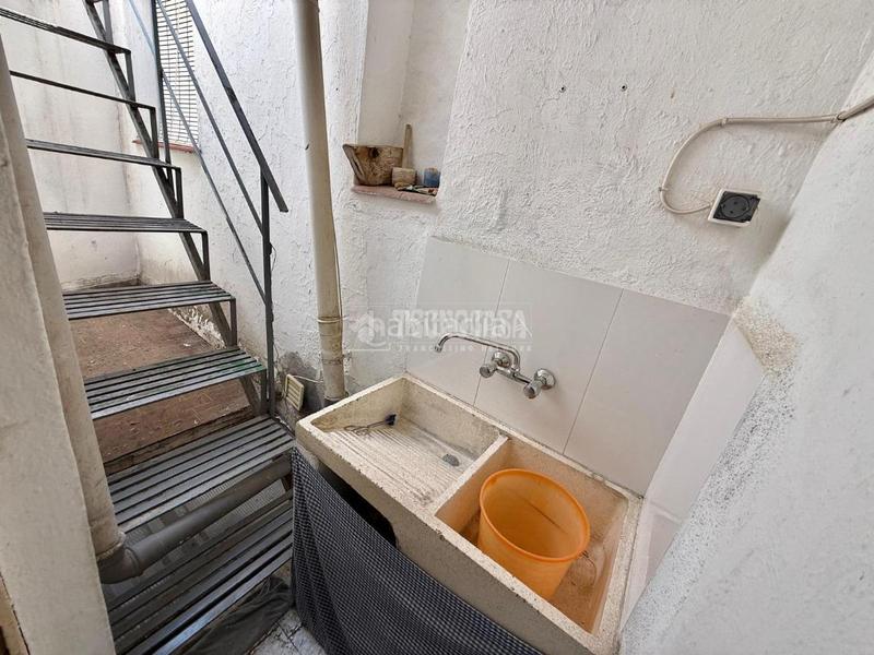 Foto 464cee91-13b7-43e4-8bc6-74f9e1c0e54c. Casa pareada casa en venta en San Ildefonso - Catedral Jaén