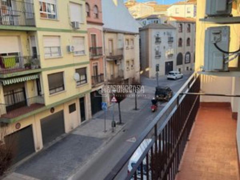 Foto 56c5be9e-8474-420f-bc7d-20df6000bbfb. Piso  en venta en San Ildefonso - Catedral Jaén