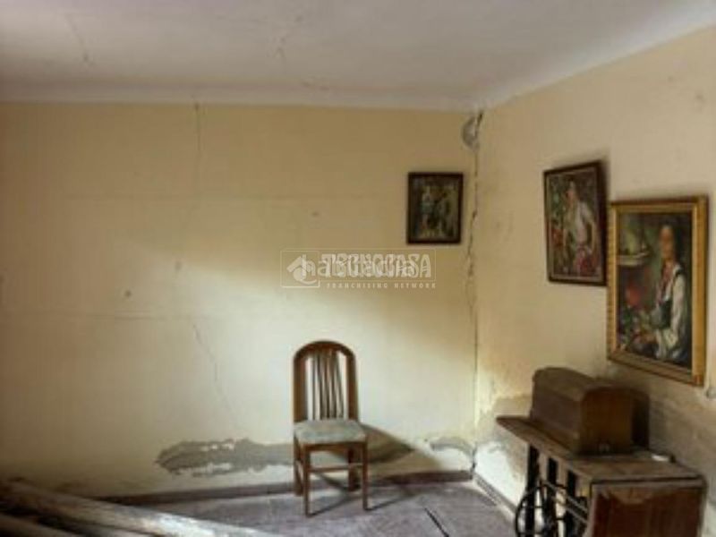 Foto 07aa6f2d-734f-4f35-8a96-994a16d54ab0. Casa aparellada a Torredelcampo