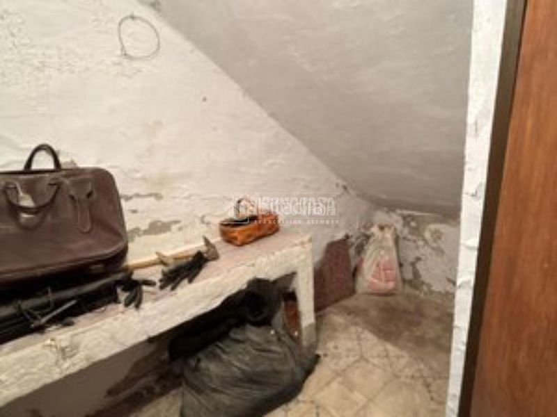 Foto 588229d7-52d3-49d4-92a5-4af939ec6262. Casa aparellada a Torredelcampo