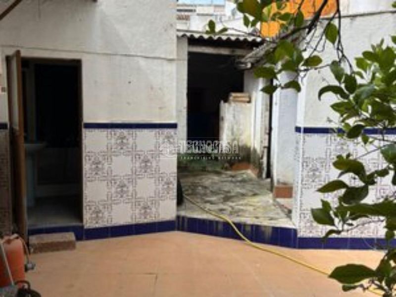 Foto c53bbd43-e691-42a1-b89a-c1eb9c0eac86. Casa aparellada a Torredelcampo