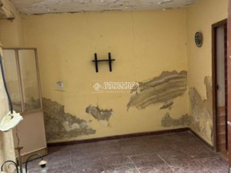 Foto d946538f-be23-45c4-bcae-59502cf3c968. Casa aparellada a Torredelcampo