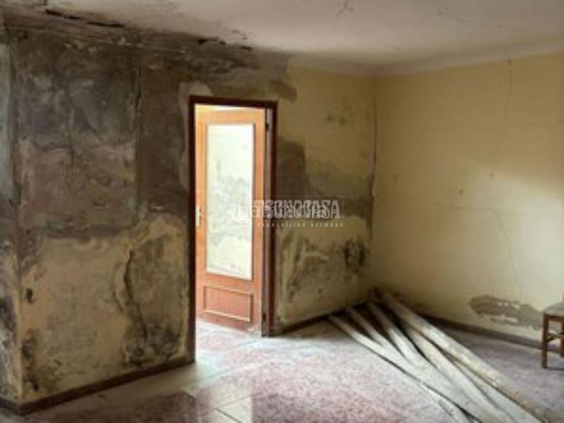 Foto e99961e2-988f-4020-98c0-3f1e28a7ad43. Casa aparellada a Torredelcampo