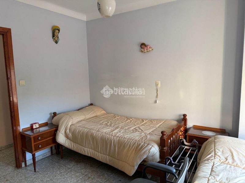 Foto abc5d963-5d84-4e53-a000-53fb98c7fc41. Casa aparellada a Torredelcampo