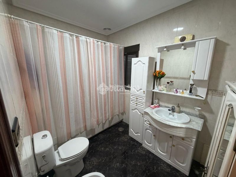 Foto 5deb37ae-9d3c-44eb-aa49-d5f628d88809. Casa aparellada a Pegalajar