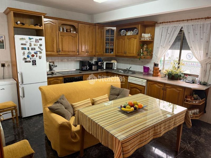 Foto ea0f2bcd-dfd5-4d7b-a0cd-ad944d763557. Casa aparellada a Pegalajar