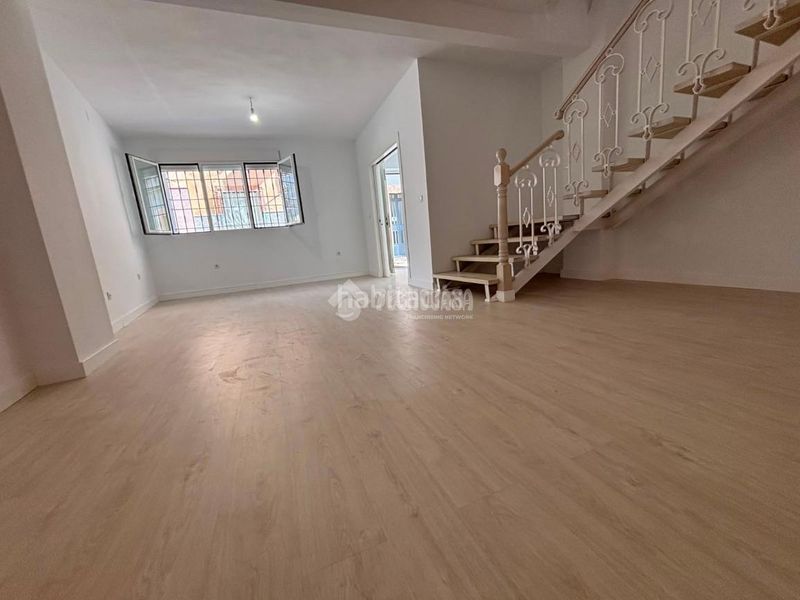 Foto ef0e0f9c-225c-425f-bd41-e58a9b0ffecc. Casa aparellada a San Ildefonso - Catedral Jaén
