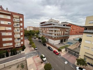 Appartamento in Renfe - Bulevar 1ª y 2ª Fase. Piso en venta en jaén