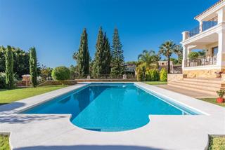 Casa a Hacienda Las Chapas. Fabulosa y lujosa villa de reciente construcción 2016, ubicada e